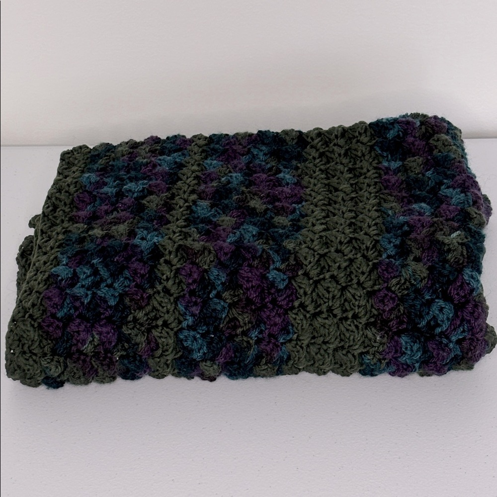 HANDKNIT vintage Cozy Knit lap Blanket loose knit baby blanket green blue small - Picture 4 of 11